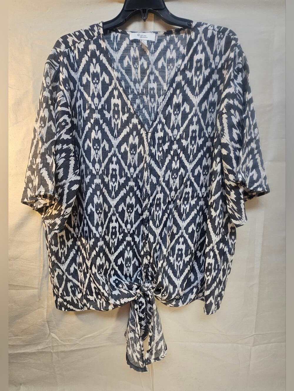 C By One Women's Woven Black & White Tie-Front Ikat Print Top Size 2X